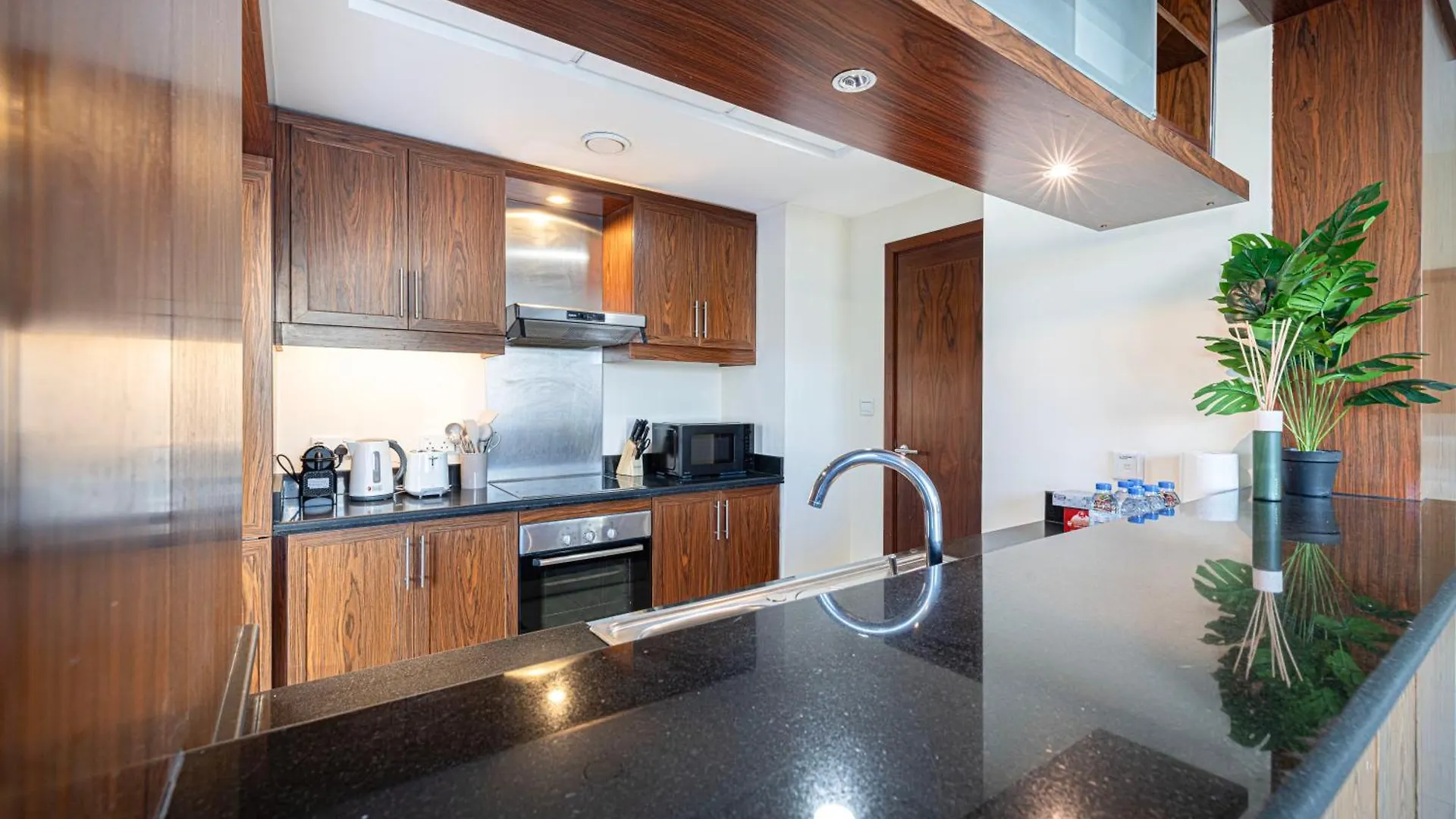 Stunning 2Br Iconic Burj & Fountain View Apartment Dubai