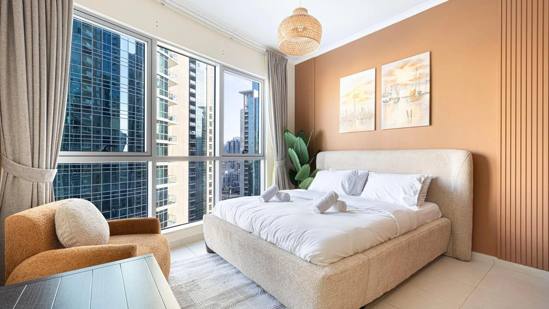 Stunning 2Br Iconic Burj & Fountain View Apartment Dubai