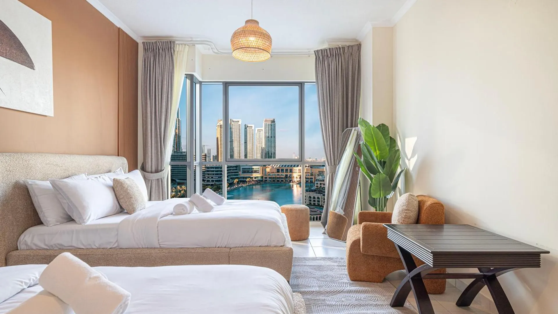 Stunning 2Br Iconic Burj & Fountain View Apartment Dubai