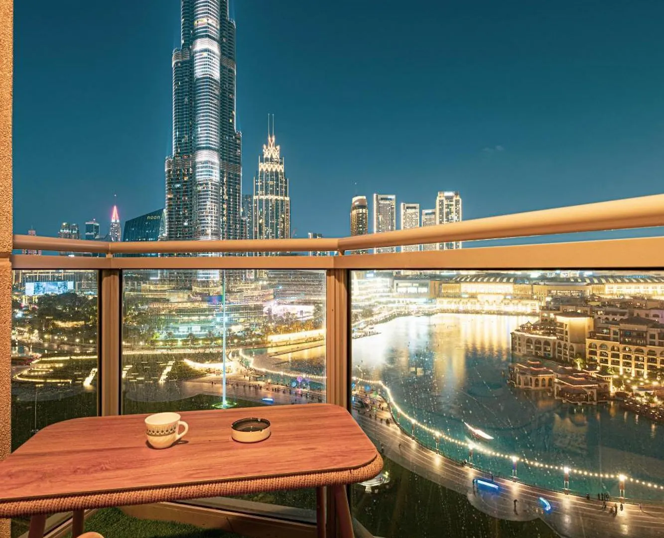 Stunning 2Br Iconic Burj & Fountain View Apartment Dubai