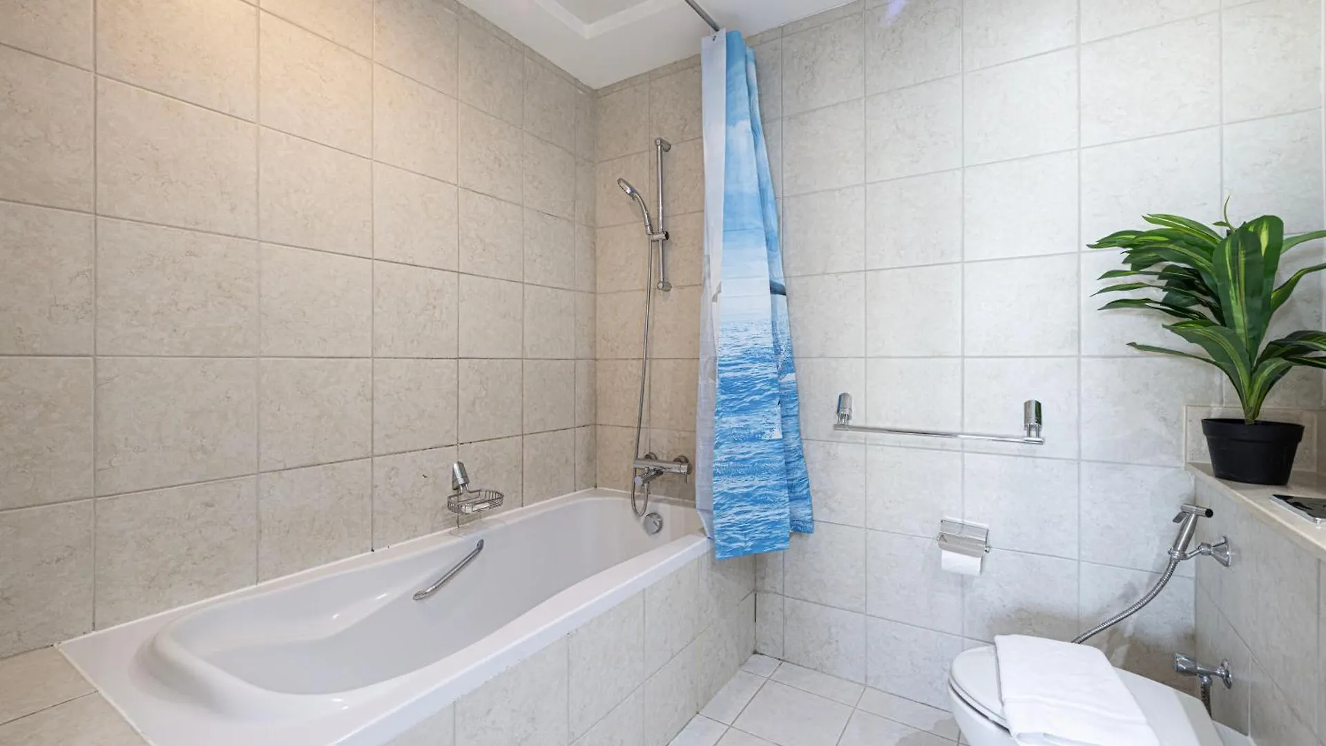 Stunning 2Br Iconic Burj & Fountain View Apartment Dubai