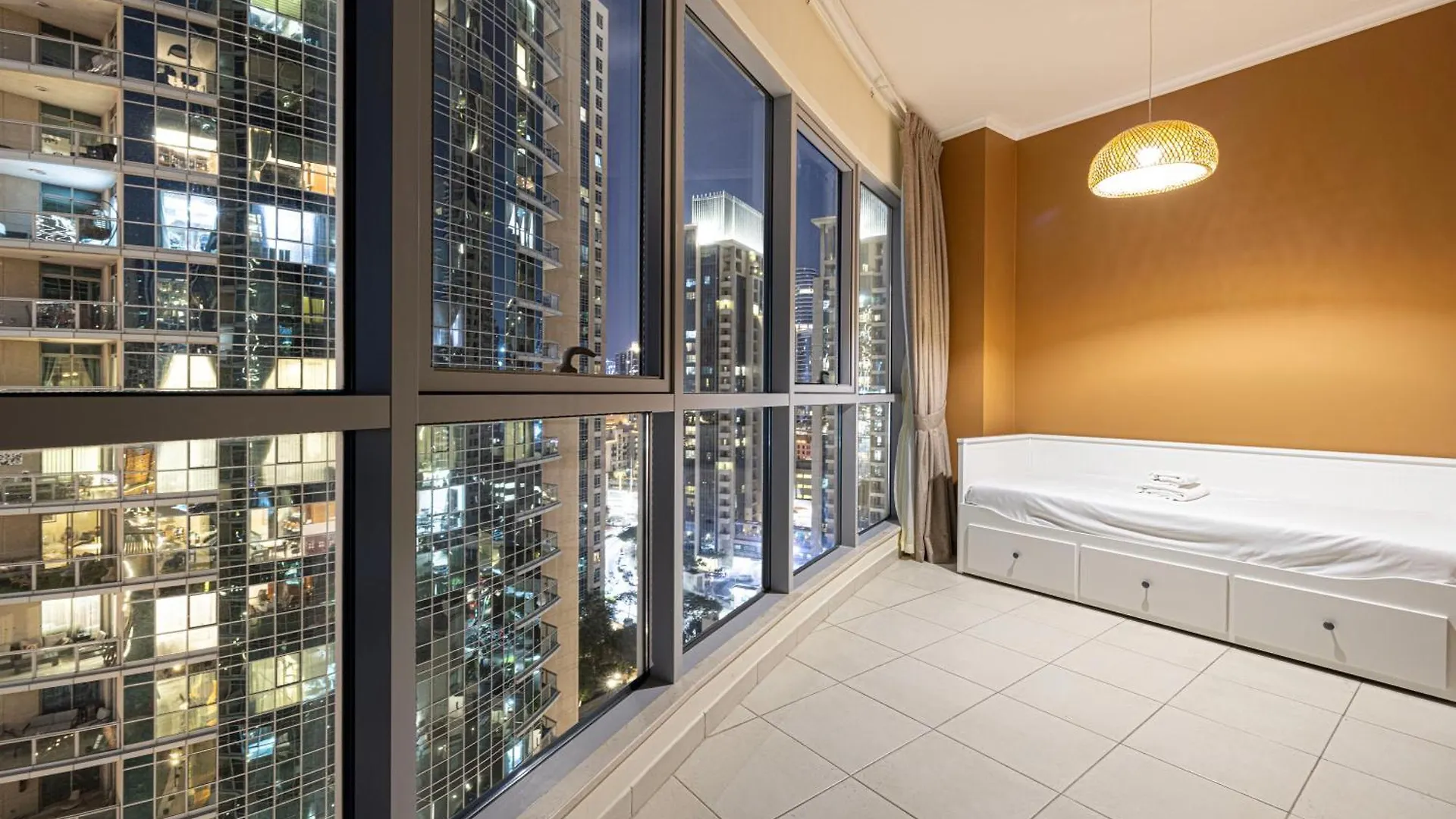 Stunning 2Br Iconic Burj & Fountain View Apartment Dubai 0*,