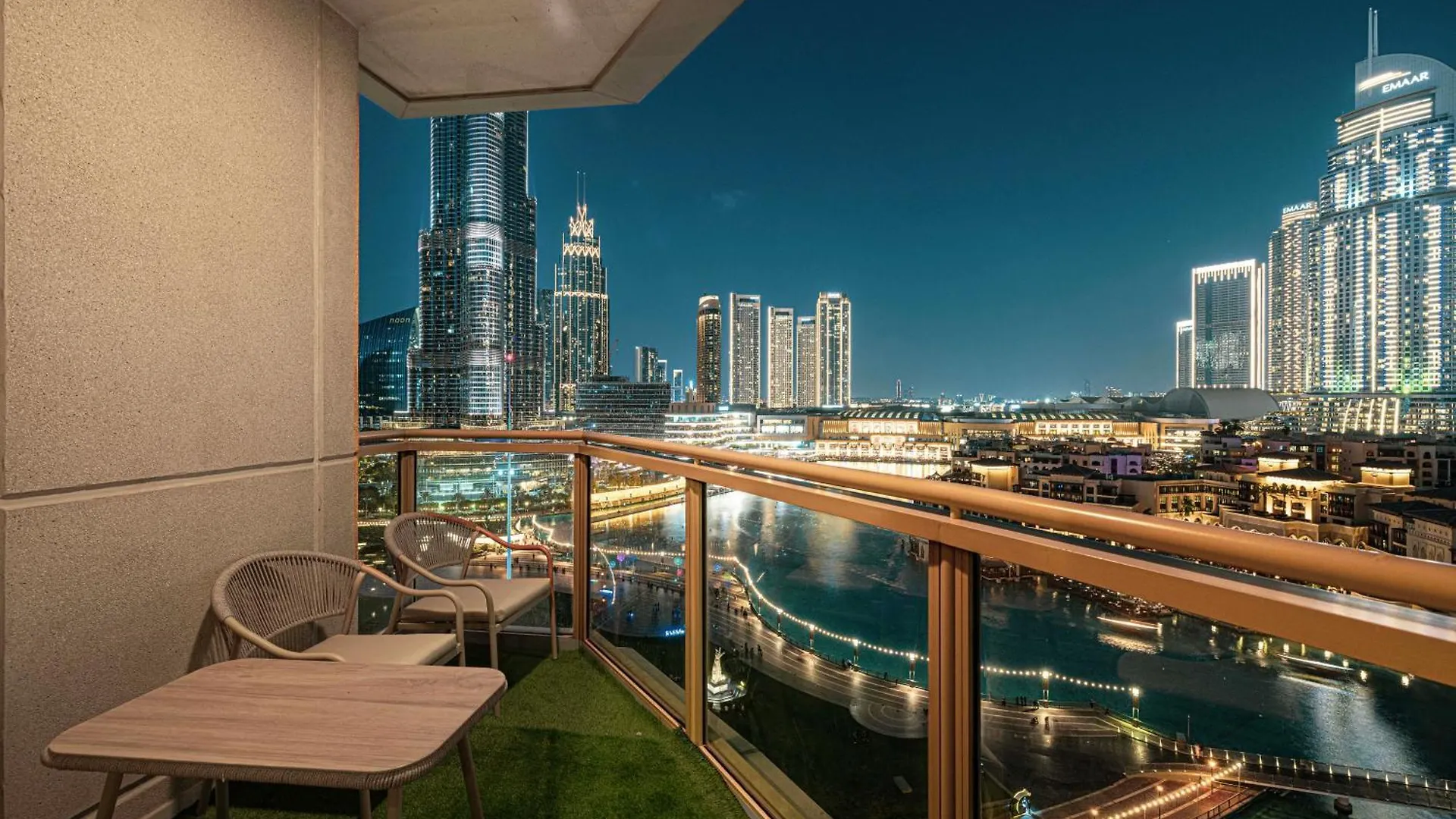 Stunning 2Br Iconic Burj & Fountain View Apartment Dubai