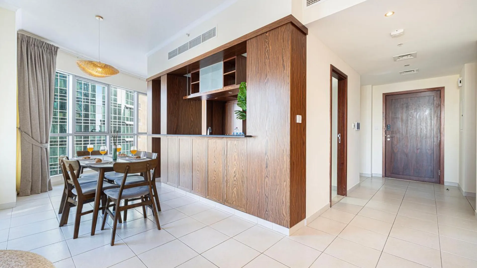 Stunning 2Br Iconic Burj & Fountain View Apartment Dubai 0*,